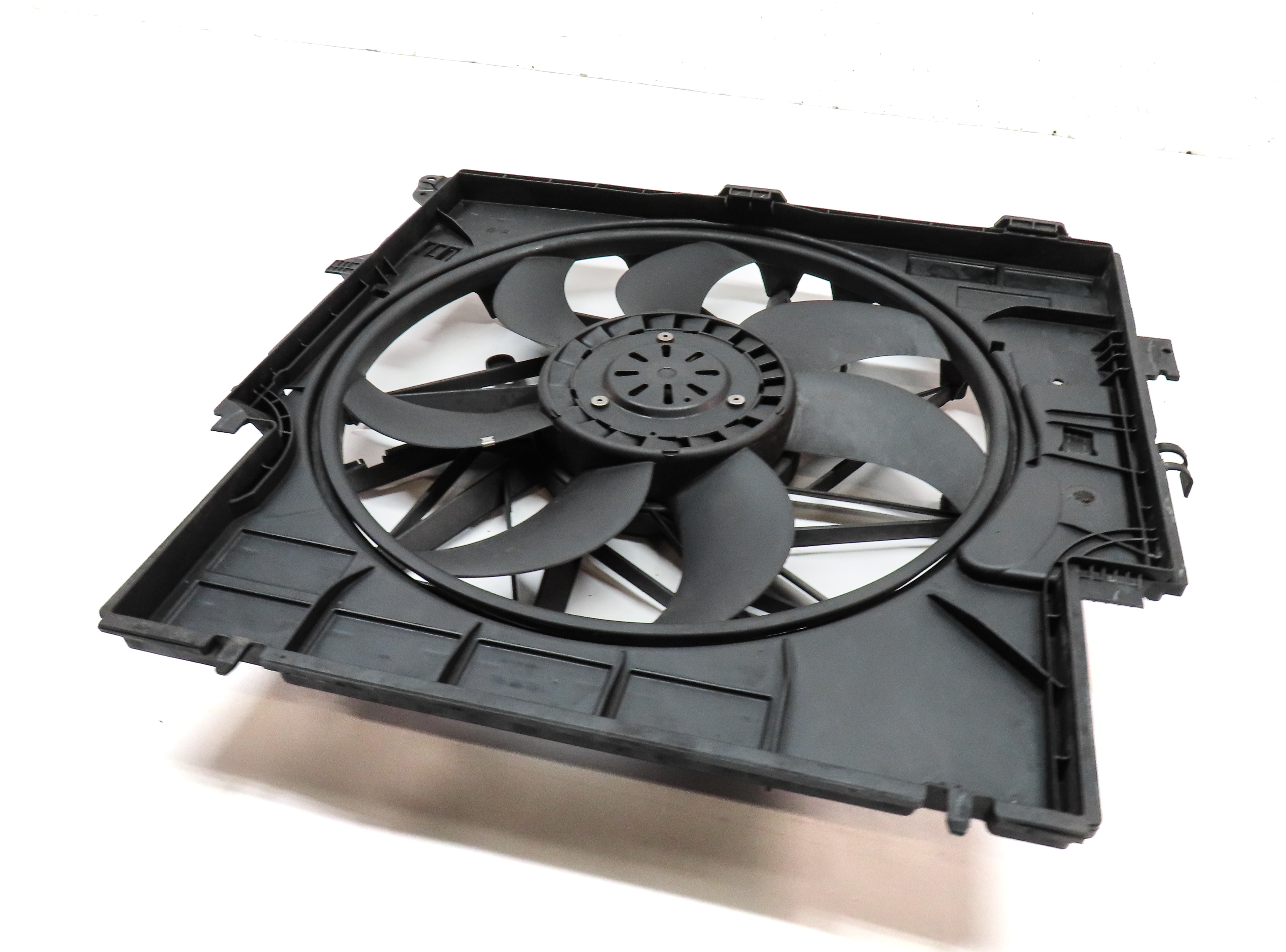 11-18 BMW X3 X4 (F25 F26) 3.0L N55 TURBO ENGINE 600 WATT RADIATOR COOLING FAN — exact item pictured